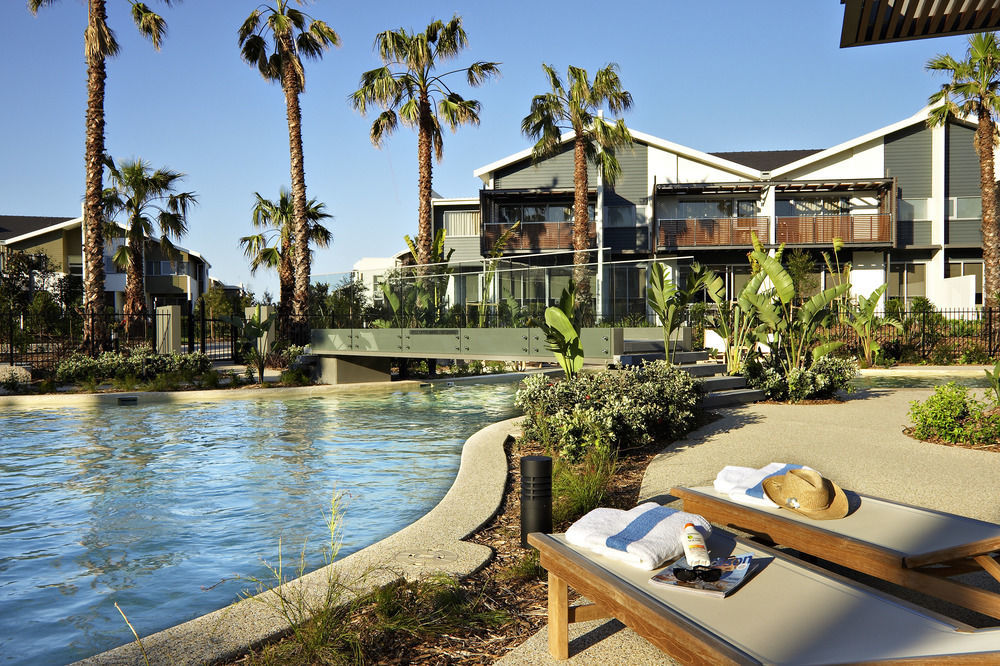 Pullman Magenta Shores Resort Entrance Luaran gambar The resort's pool